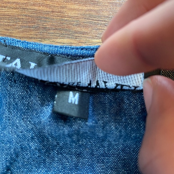 Talk of the Walk Denim Colored Mid Shirt with White Lace Detail- Womens size M - Picture 5 of 6